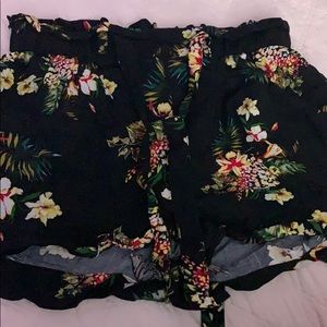 Black floral shorts ! Never worn from fashion nova